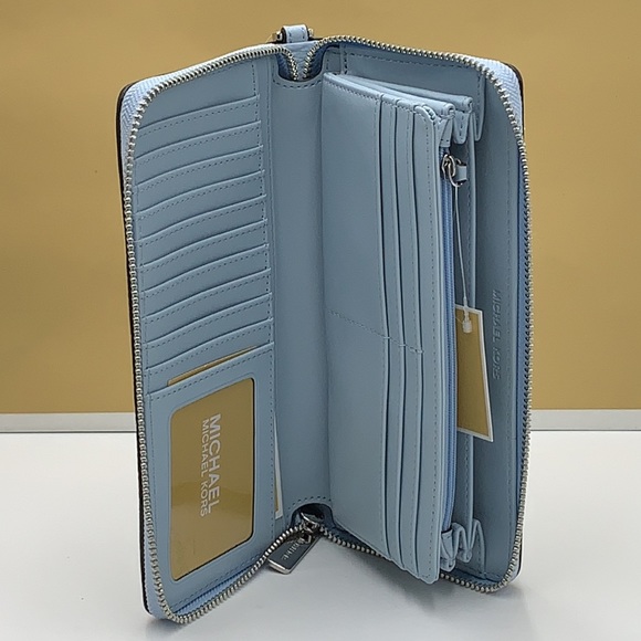 MICHAEL KORS LARGE TRAVEL CONTINENTAL WRISTLET WALLET PALE OCEAN COLOR - Picture 3 of 14